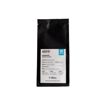 Café de especialidad colombiano Amor Perfecto Ganador Suave Lavado, origen Manizales Caldas, variedades Castillo y Cenicafé 1 con notas de panela, vainilla y perfil floral.