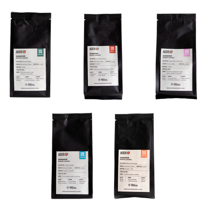 Colección de café de especialidad colombiano Amor Perfecto Ganador Suave Lavado. Selección de cinco bolsas de café de diferentes orígenes de Caldas, Colombia, tostado en origen con perfiles de taza únicos.